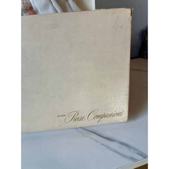 Vintage Avon “Purse Companions” Bride Doll – Original Box – Lace Wedding Dress - Picture 4 of 6